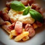 Csirkés gnocchi háromsajtos mártással